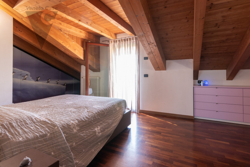 In zona tranquilla, lontana dal caos e a pochi passi da tutti i servizi essenziali quali scuole, ...