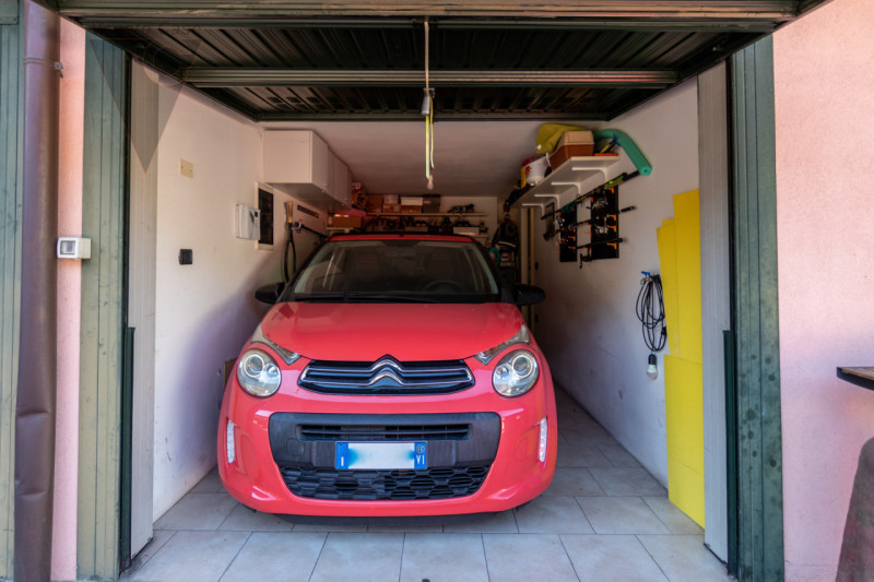 In zona tranquilla, lontana dal caos e a pochi passi da tutti i servizi essenziali quali scuole, ...