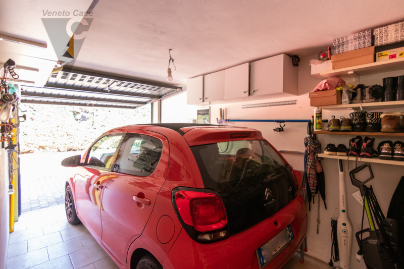 In zona tranquilla, lontana dal caos e a pochi passi da tutti i servizi essenziali quali scuole, ...