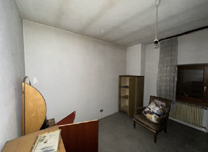 Rif. A.A.08-242

Vendita all'asta - appartamento al 1° e 2° piano in data 03 giugno 2026

Descriz...