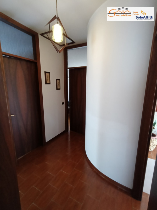 Proponiamo in vendita la nuda proprietà di una splendida casa singola terratetto situata nel cuor...