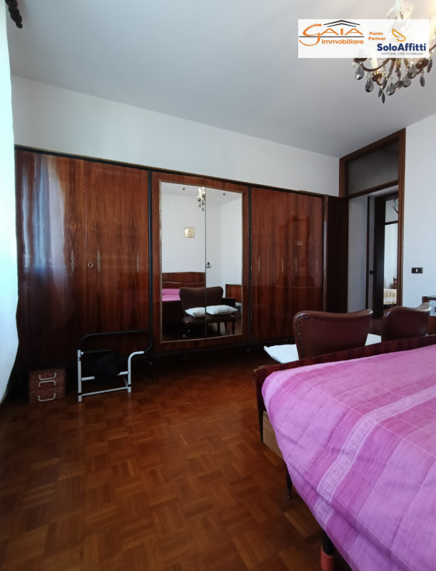 Proponiamo in vendita la nuda proprietà di una splendida casa singola terratetto situata nel cuor...