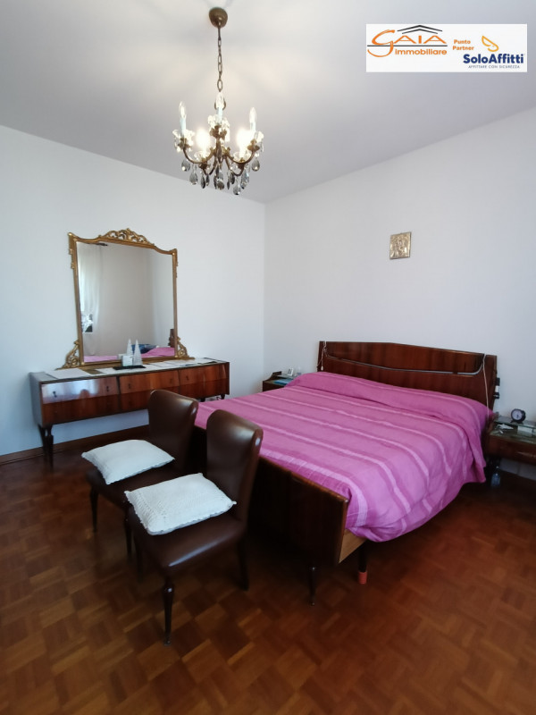 Proponiamo in vendita la nuda proprietà di una splendida casa singola terratetto situata nel cuor...