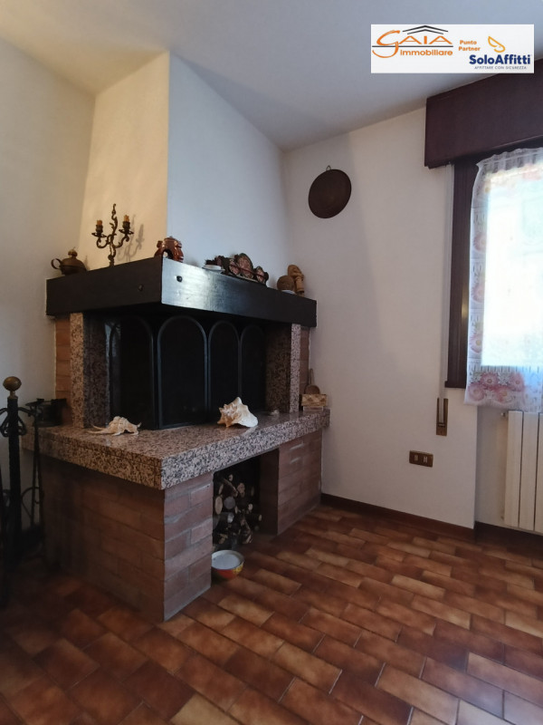 Proponiamo in vendita la nuda proprietà di una splendida casa singola terratetto situata nel cuor...