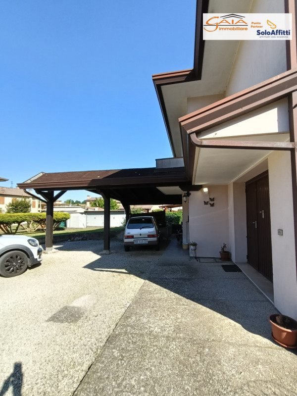 Proponiamo in vendita la nuda proprietà di una splendida casa singola terratetto situata nel cuor...