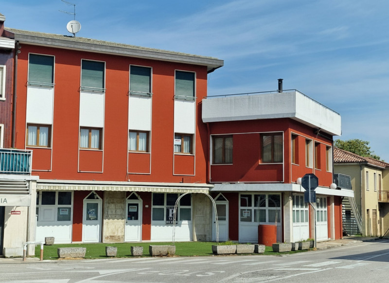 Nel centro di Mestrino, in una posizione strategica e comoda a tutti i principali servizi, propon...