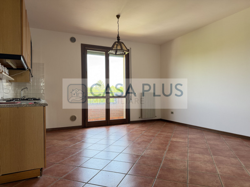 Tombolo, vicino al centro del paese e ai principali servizi, inserito in un contesto condominiale...