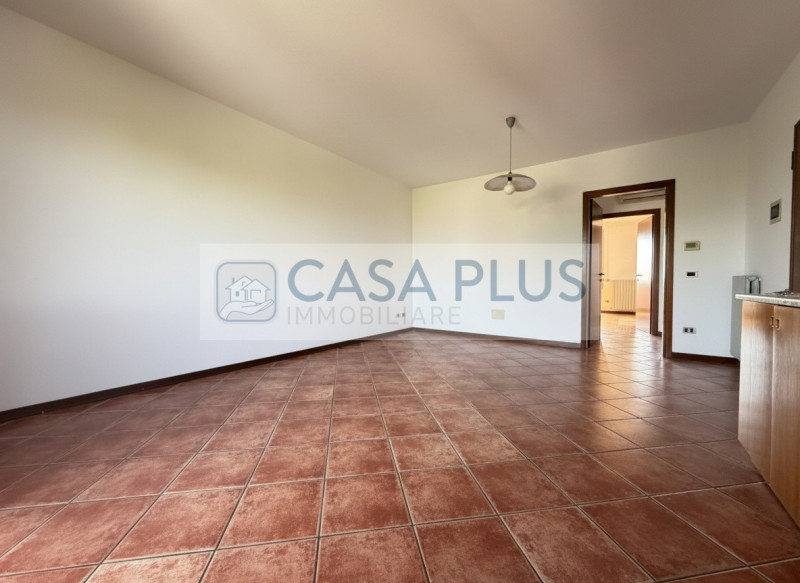 Tombolo, vicino al centro del paese e ai principali servizi, inserito in un contesto condominiale...