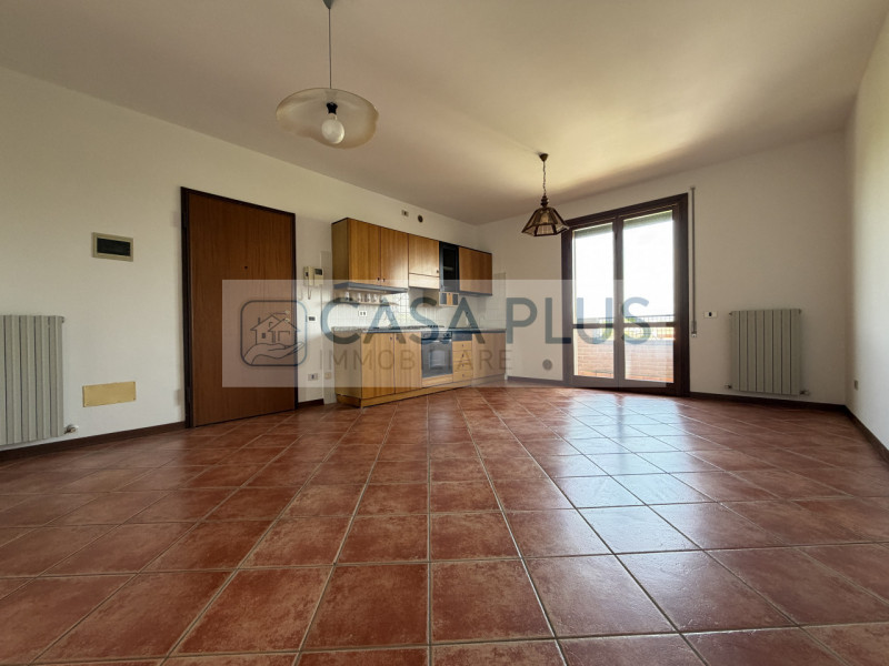 Tombolo, vicino al centro del paese e ai principali servizi, inserito in un contesto condominiale...