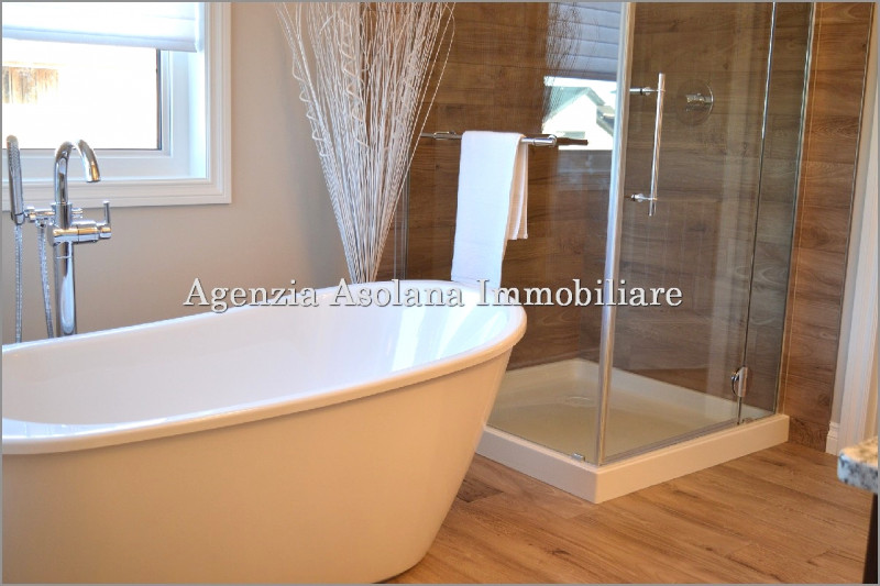 Vendita diretta senza mediazioni su nuova costruzione a sole 4 unità abitative in centro ad Altiv...