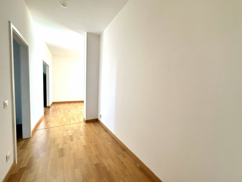 Stanza matrimoniale per una persona per lavoratrici o studentesse.

Canone 380 Euro + 100 Euro sp...