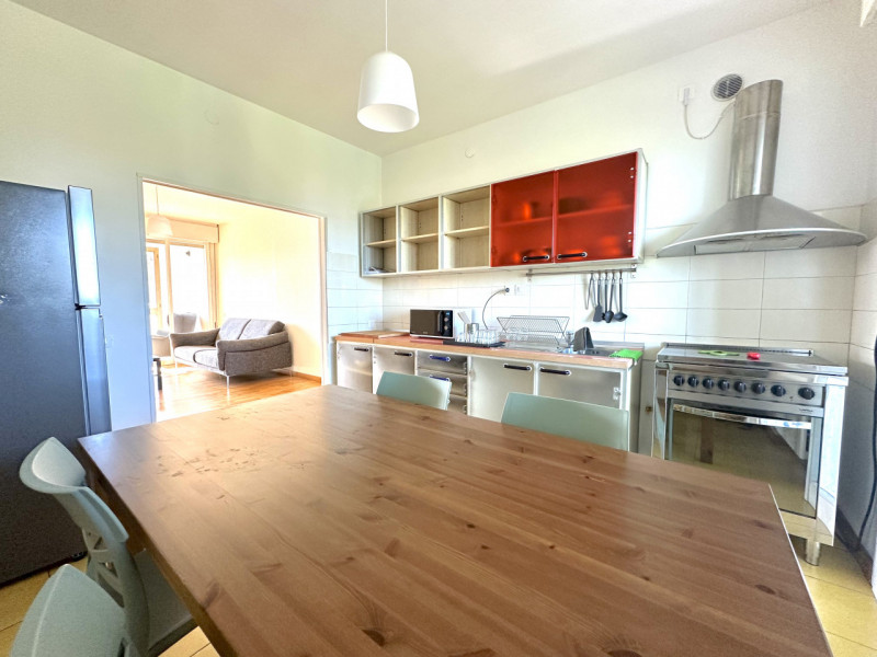 Stanza matrimoniale per una persona per lavoratrici o studentesse.

Canone 380 Euro + 100 Euro sp...