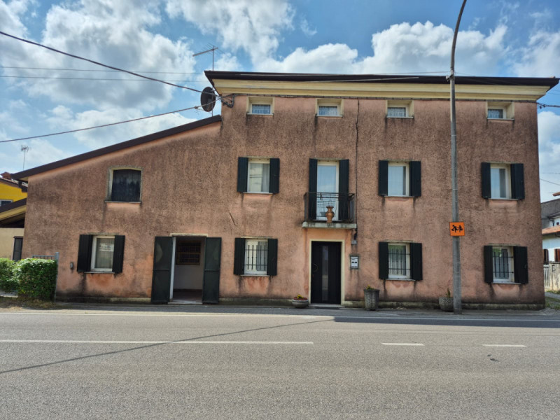 Casa indipendente a Fratta di Fontaniva, nelle immediate vicinanze della Chiesetta della Salute, ...