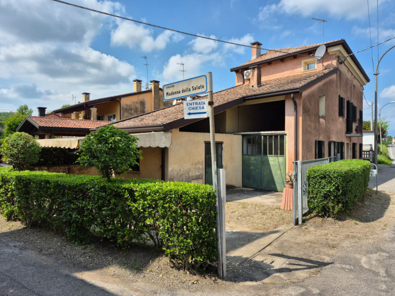 Casa indipendente a Fratta di Fontaniva, nelle immediate vicinanze della Chiesetta della Salute, ...