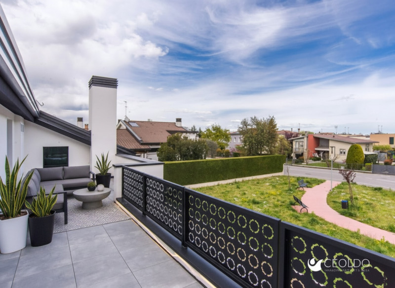 Vigonza-centro-: proponiamo una splendida porzione di bifamiliare situata nel rinomato contesto r...