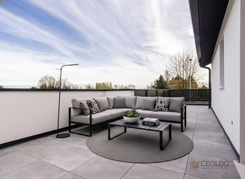 Vigonza-centro-: proponiamo una splendida porzione di bifamiliare situata nel rinomato contesto r...