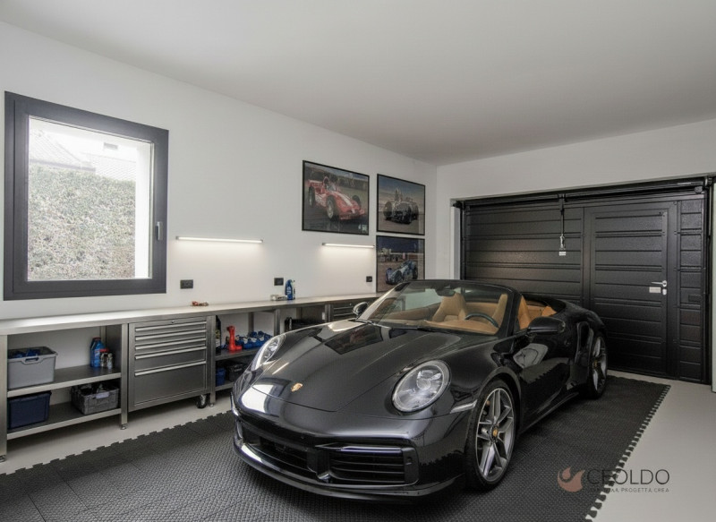 Vigonza-centro-: proponiamo una splendida porzione di bifamiliare situata nel rinomato contesto r...