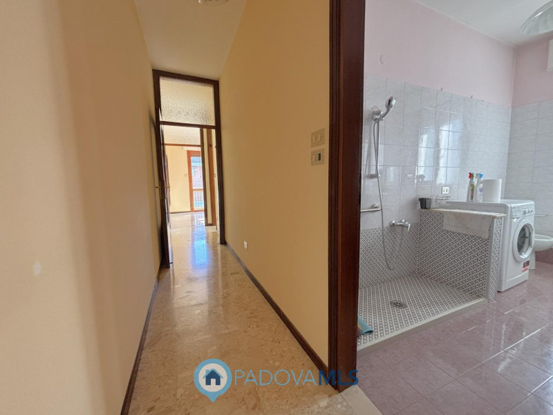 Immobile in esclusiva al Gruppo Padova MLS 

In contesto tranquillo e ben curato, proponiamo in v...