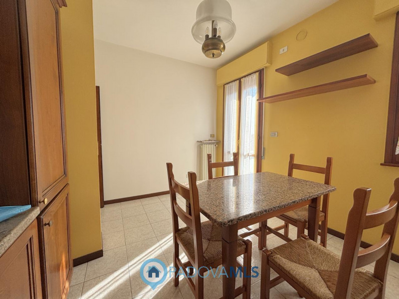 Immobile in esclusiva al Gruppo Padova MLS 

In contesto tranquillo e ben curato, proponiamo in v...