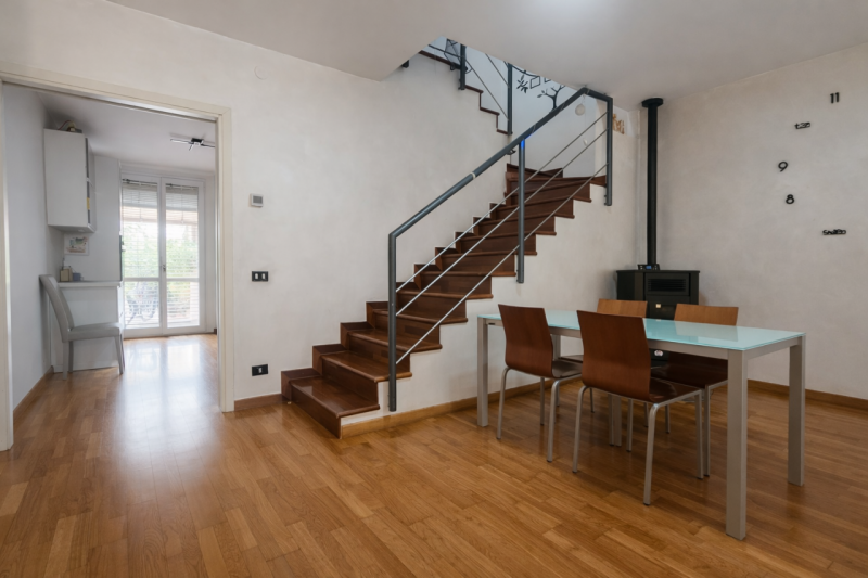 In posizione centrale, nel Comune di Sant'Angelo di Piove di Sacco, proponiamo in vendita una spl...