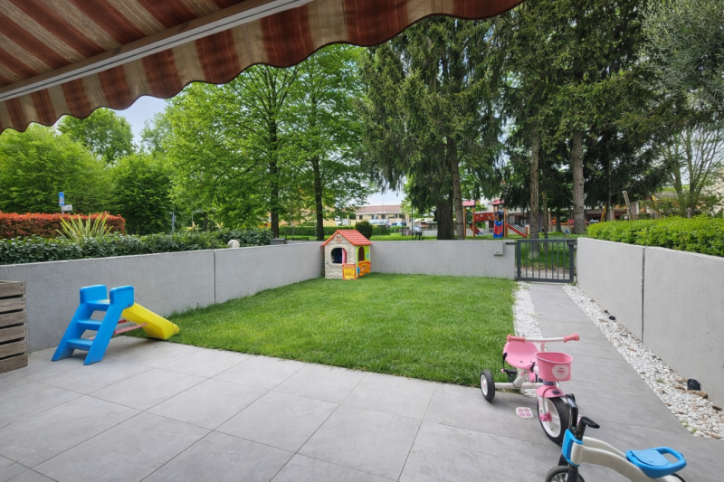 In posizione centrale, nel Comune di Sant'Angelo di Piove di Sacco, proponiamo in vendita una spl...