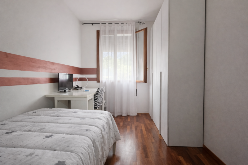 In posizione centrale, nel Comune di Sant'Angelo di Piove di Sacco, proponiamo in vendita una spl...