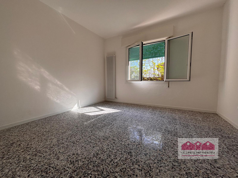 LONGARA: NELLA SPLENDIDA CORNICE DELLE PENDICI DEI COLLI BERICI PORZIONE DI BIFAMILIARE SOVRAPPOS...