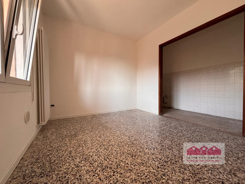 LONGARA: NELLA SPLENDIDA CORNICE DELLE PENDICI DEI COLLI BERICI PORZIONE DI BIFAMILIARE SOVRAPPOS...