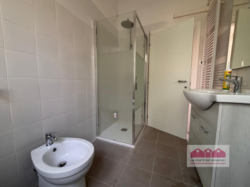 LONGARA: NELLA SPLENDIDA CORNICE DELLE PENDICI DEI COLLI BERICI PORZIONE DI BIFAMILIARE SOVRAPPOS...