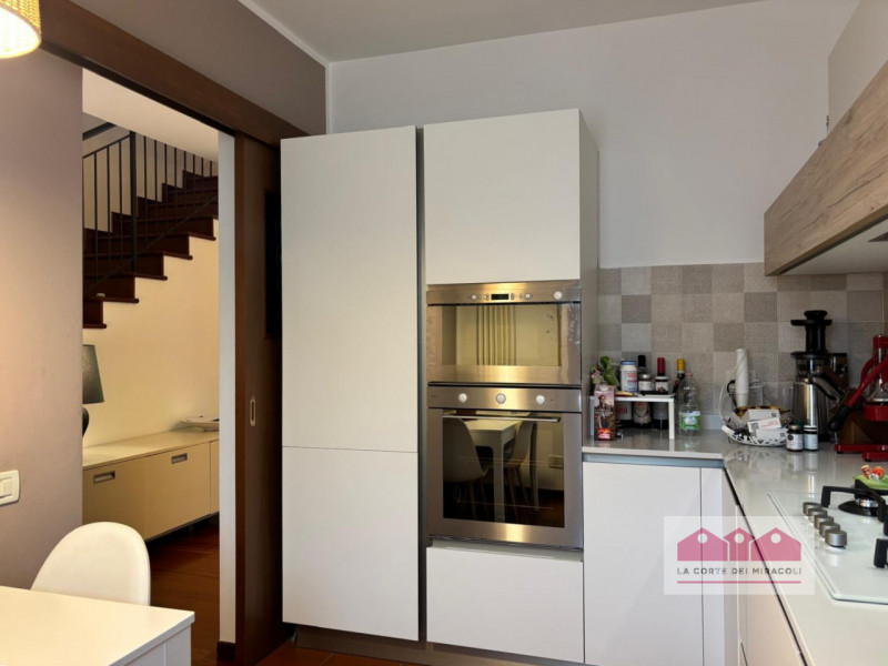 CREAZZO: PORZIONE DI CASA CON GIARDINO SU TRE LIVELLI, INGRESSO, CUCINA, SOGGIORNO, BAGNO OSPITI,...