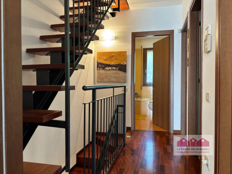 CREAZZO: PORZIONE DI CASA CON GIARDINO SU TRE LIVELLI, INGRESSO, CUCINA, SOGGIORNO, BAGNO OSPITI,...
