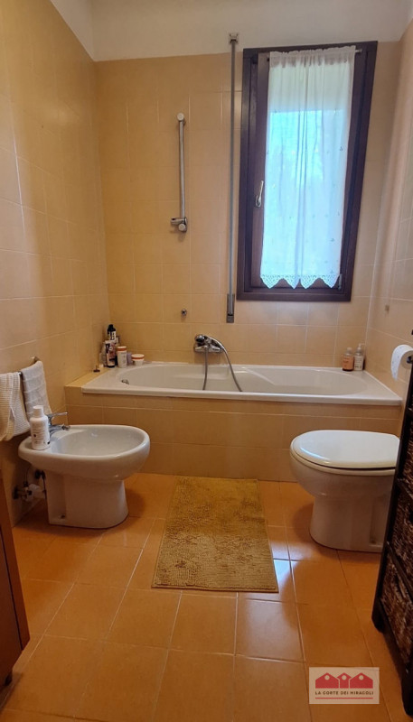 CREAZZO: PORZIONE DI CASA CON GIARDINO SU TRE LIVELLI, INGRESSO, CUCINA, SOGGIORNO, BAGNO OSPITI,...