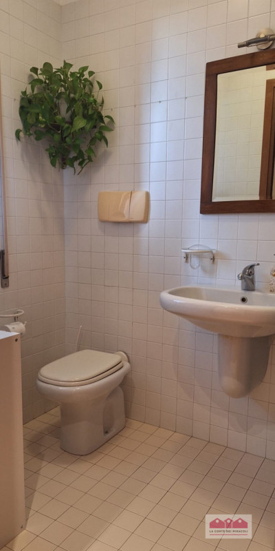 CREAZZO: PORZIONE DI CASA CON GIARDINO SU TRE LIVELLI, INGRESSO, CUCINA, SOGGIORNO, BAGNO OSPITI,...