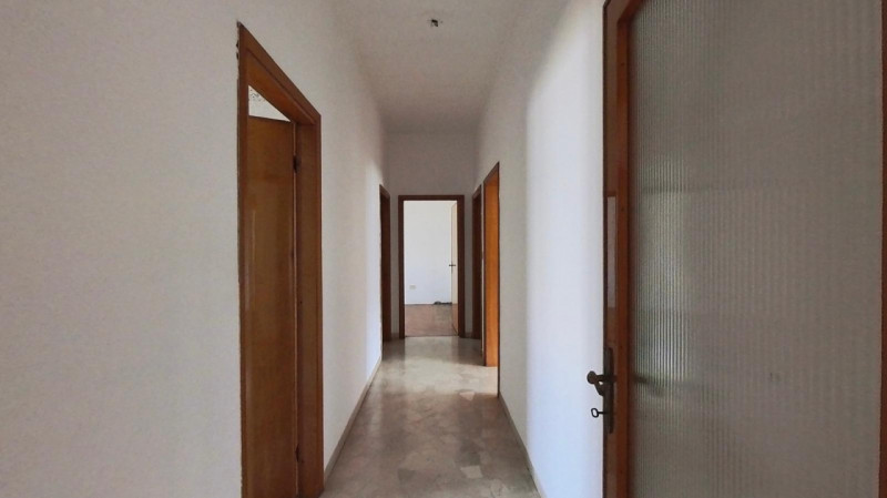 Proponiamo in esclusiva un luminoso appartamento di ben 120 mq situato nella ricercata zona Marco...