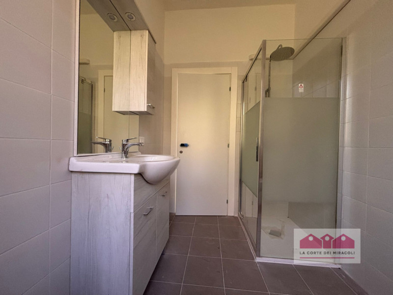 LONGARA: NELLA SPLENDIDA CORNICE DELLE PENDICI DEI COLLI BERICI, PORZIONE SUPERIORE DI UNA BIFAMI...