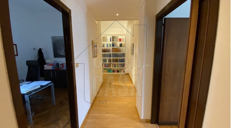 Rif. PDVERDI  per info Marilena m. 3277153302

 Ufficio / abitazione convertibile in centro stori...