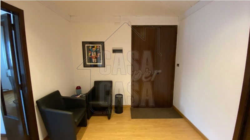 Rif. PDVERDI  per info Marilena m. 3277153302

 Ufficio / abitazione convertibile in centro stori...