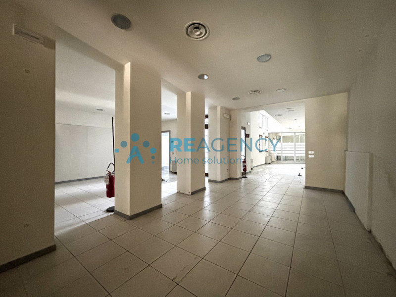 MONTAGNANA - IN CENTRO STORICO

Stai cercando un NUOVO NEGOZIO per la tua attività in piena zona ...