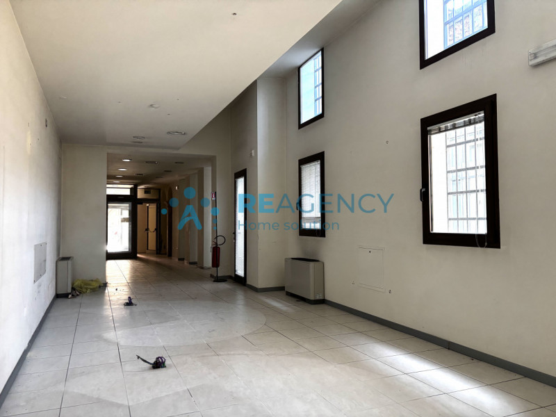 MONTAGNANA - IN CENTRO STORICO

Stai cercando un NUOVO NEGOZIO per la tua attività in piena zona ...