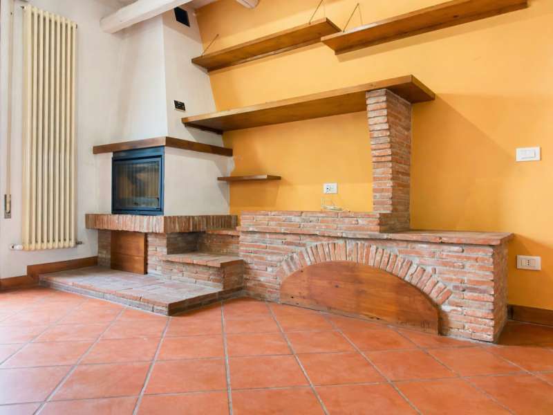 Nel cuore di Quinto Vicentino, in una tranquilla strada chiusa riservata ai soli residenti, propo...