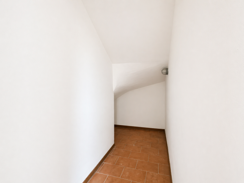 Nel cuore di Quinto Vicentino, in una tranquilla strada chiusa riservata ai soli residenti, propo...