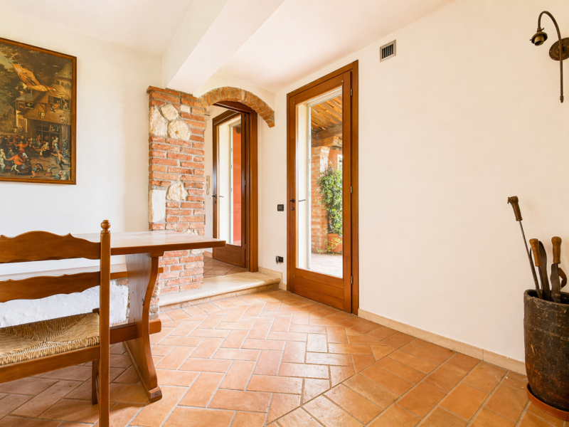 Nel cuore di Quinto Vicentino, in una tranquilla strada chiusa riservata ai soli residenti, propo...