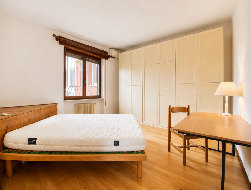 Nel cuore di Quinto Vicentino, in una tranquilla strada chiusa riservata ai soli residenti, propo...