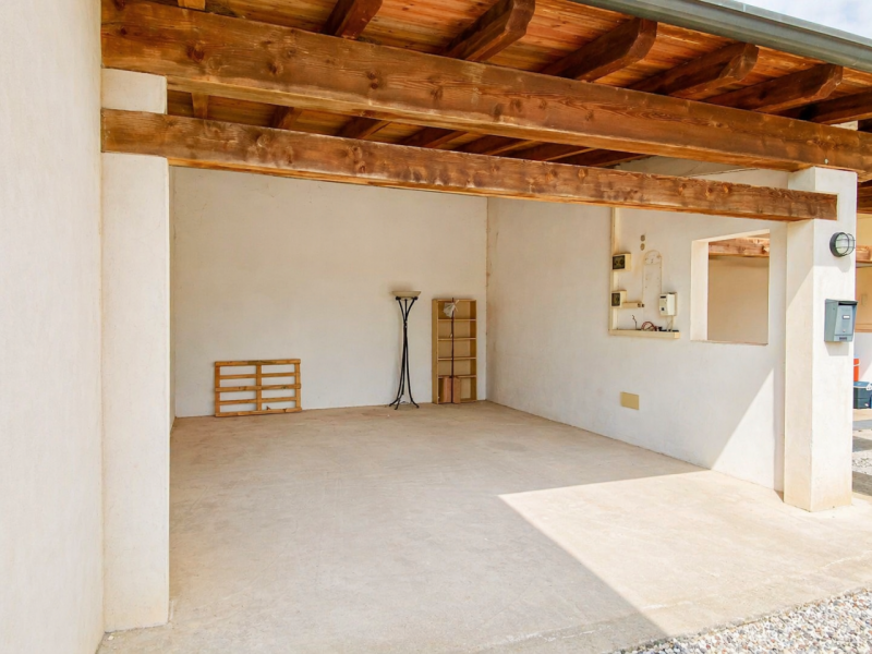 Nel cuore di Quinto Vicentino, in una tranquilla strada chiusa riservata ai soli residenti, propo...