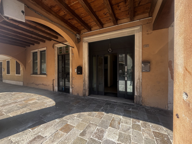 MONTAGNANA - IN CENTRO STORICO

Stai cercando un NUOVO UFFICIO per la tua attività in piena zona ...