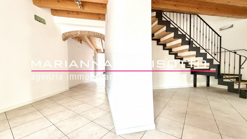 Ns. Esclusiva: il fascino del centro, il privilegio della riservatezza: il rifugio in Margnan a B...