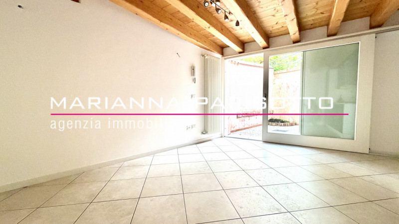 Ns. Esclusiva: il fascino del centro, il privilegio della riservatezza: il rifugio in Margnan a B...