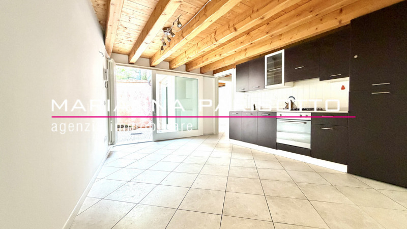 Ns. Esclusiva: il fascino del centro, il privilegio della riservatezza: il rifugio in Margnan a B...