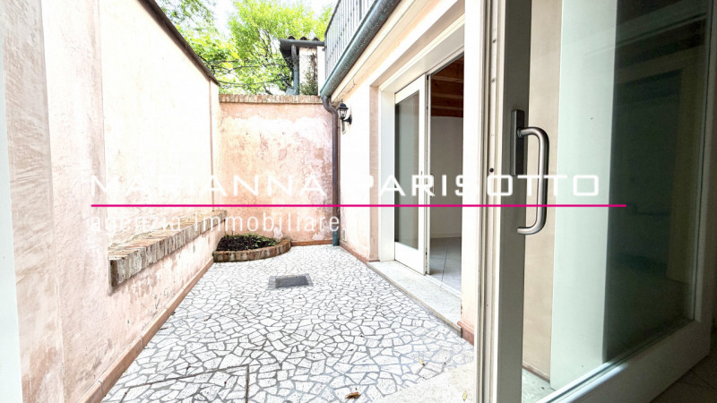 Ns. Esclusiva: il fascino del centro, il privilegio della riservatezza: il rifugio in Margnan a B...