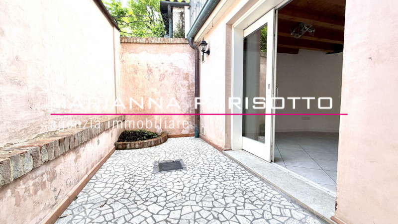 Ns. Esclusiva: il fascino del centro, il privilegio della riservatezza: il rifugio in Margnan a B...